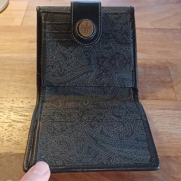 Genuine Leather Vintage Liz Claiborne Wallet. - Picture 5 of 8